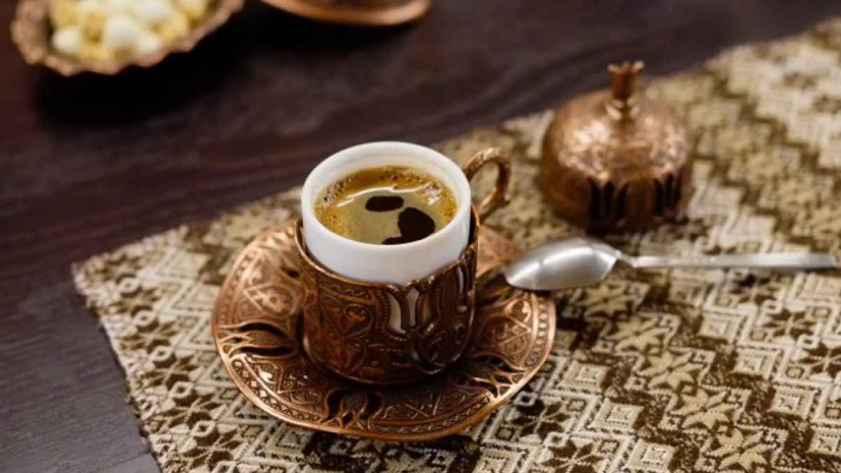 لعشاق القهوة.. نصائح لتجنب الصداع في نهار رمضان؟