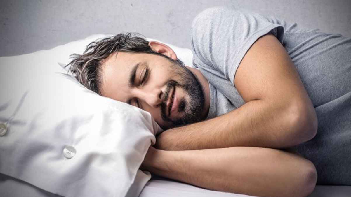 هل قاعدة 8 ساعات للنوم الصحي مثالية؟