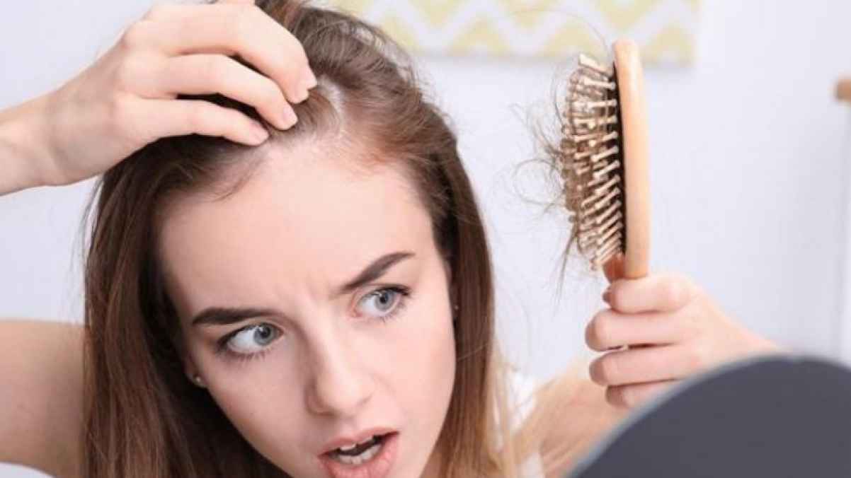 Top 5:  خمس عوامل رئيسية تسبب تساقط الشعر