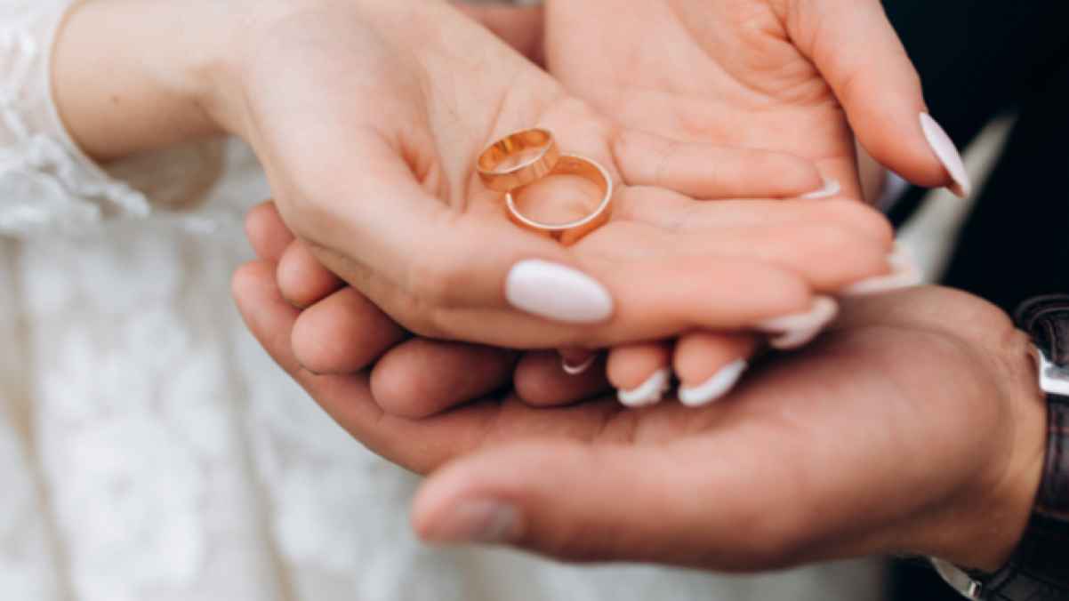 لحياة زوجية مستقرة: تعرفوا على المراحل الستة للزواج