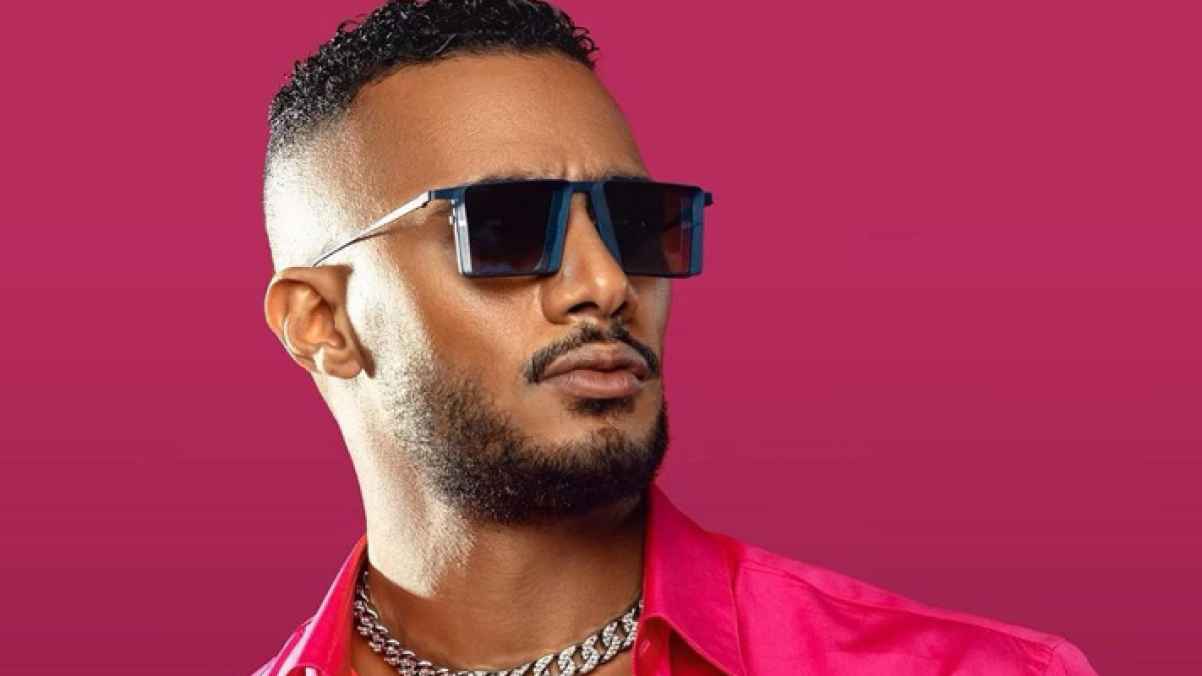 محمد رمضان يظهر بـ "لوك" شعر جديد قبل حفله في اليونان- صور