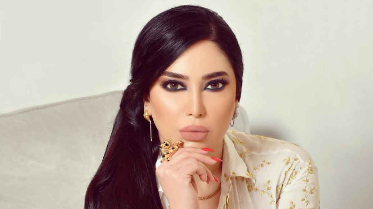 صورة سابقة حينما تبرعت رنا الأبيض للفقراء .. انسانية أم استعراض؟