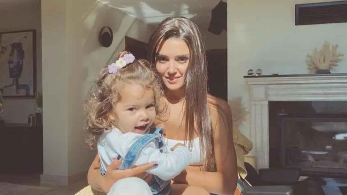 إصابة ابنة شقيقة هاندا آرتيشيل ذات العامين بمرض خطير- صورة