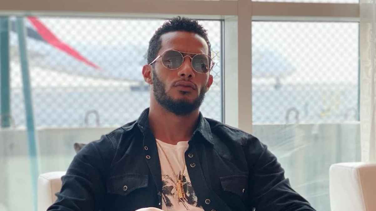 محمد رمضان يثير الجدل مجددا باستعراضه أغلى صابونة في العالم- فيديو