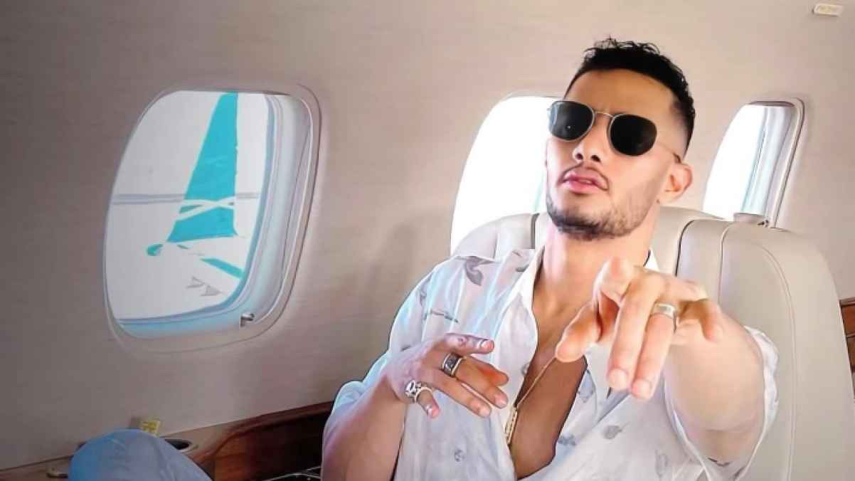 محمد رمضان يضيف لامبورجيني ثانية لمجموعته- فيديو