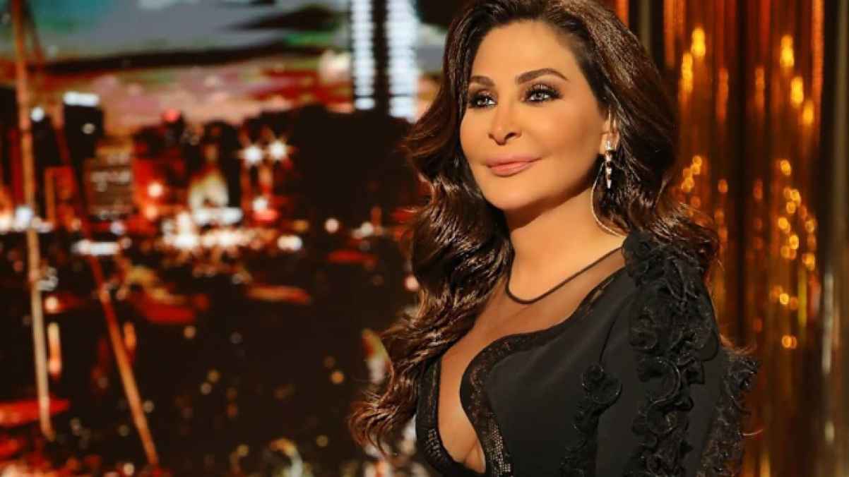 "إليسا غير مرحب بك في مصر" وسم يتصدر تويتر.. والفنانة ترد