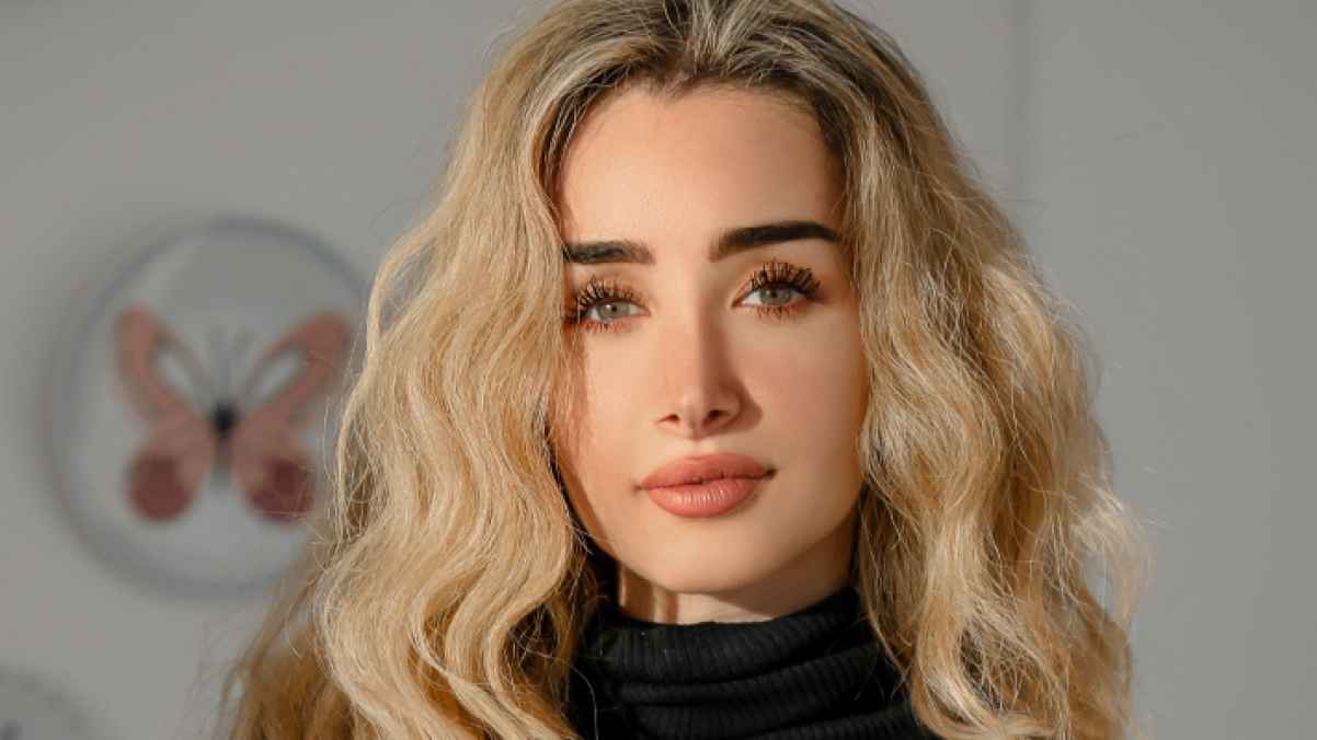الفنانة المصرية هنا الزاهد تحرج مذيعة بسؤال غريب!