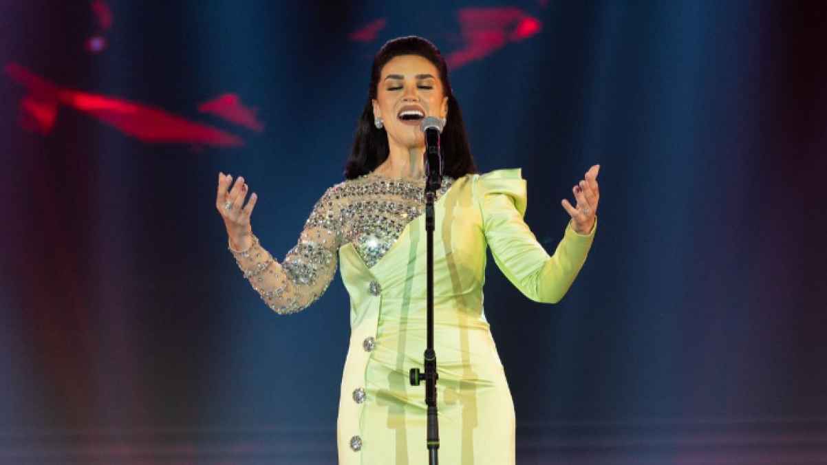 الموت يُفجع الفنانة مي فاروق