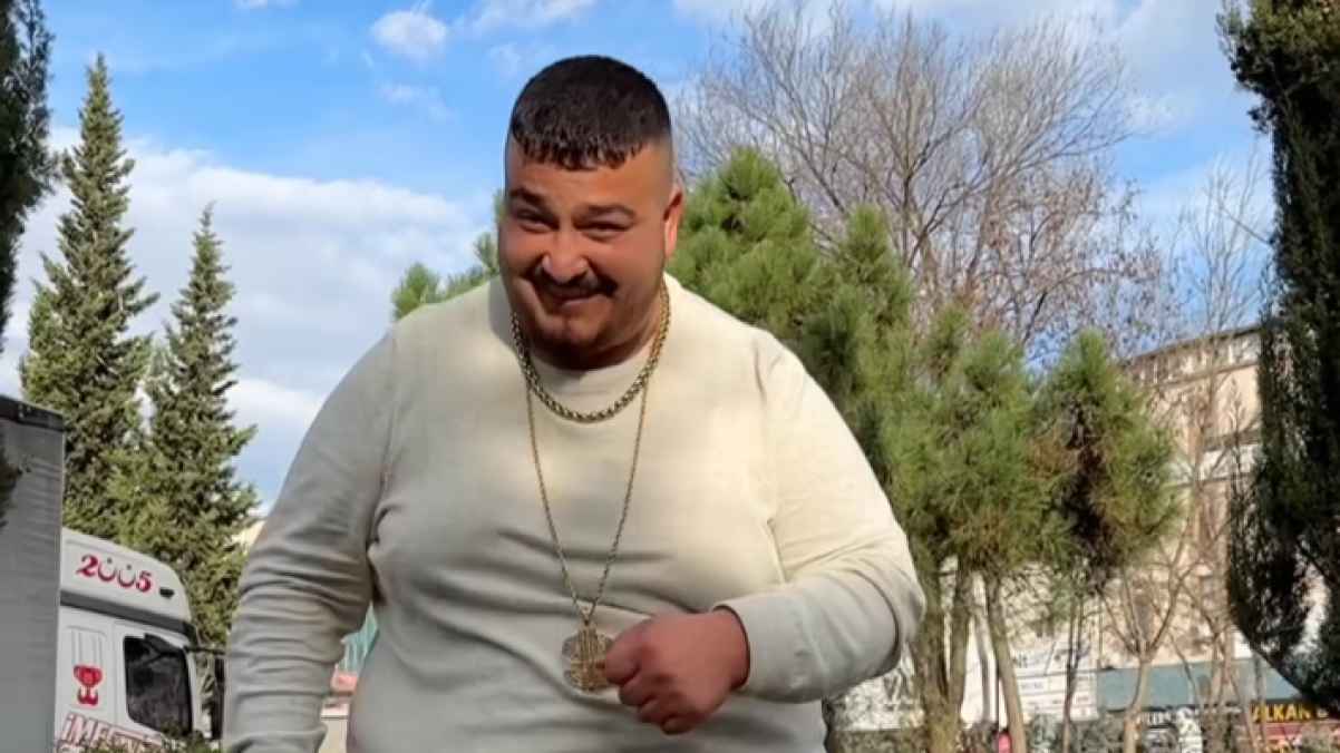 بعد شائعة وفاته .. عودة ياسين جنكيز "أبو كرش" إلى السوشيال ميديا- صور