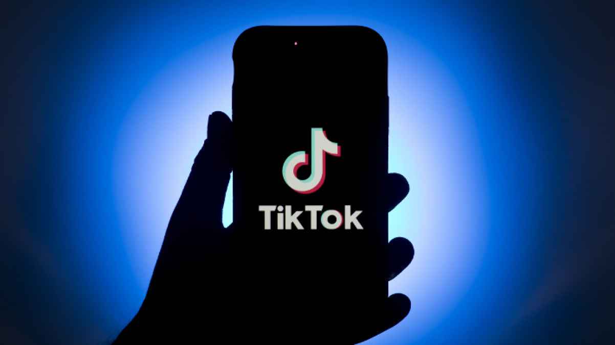 مشهورة تيك توك تقدر ثروتها بـ100 مليون دولار.. فمن تكون؟