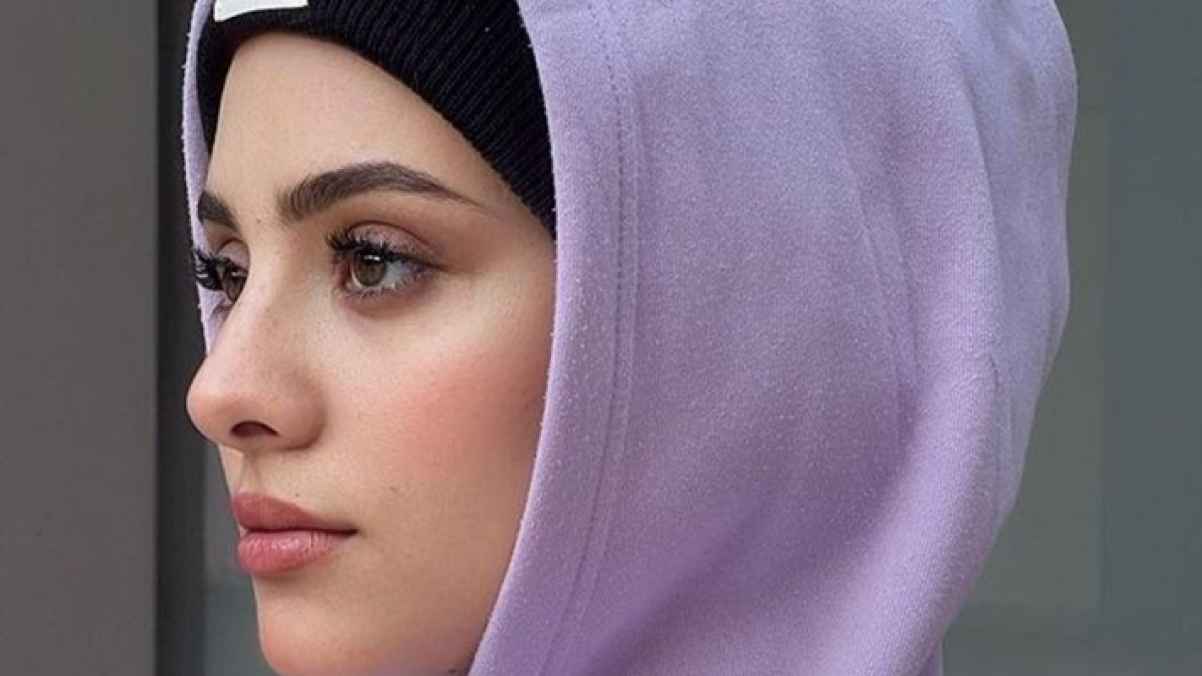 بعدما فقدت بصرها نهائيا.. البلوجر المصرية سارة محمد تبكي في أول ظهور- فيديو