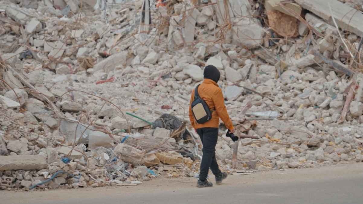 غيث الإماراتي يدعو لدعم حملة جسور الخير لإغاثة الأشقاء السوريين