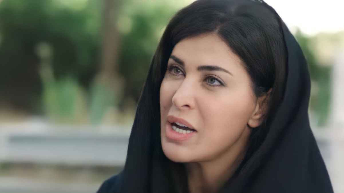 أداء جومانا مراد  في مشهد وفاة زوجها يُشعل الترند- فيديو