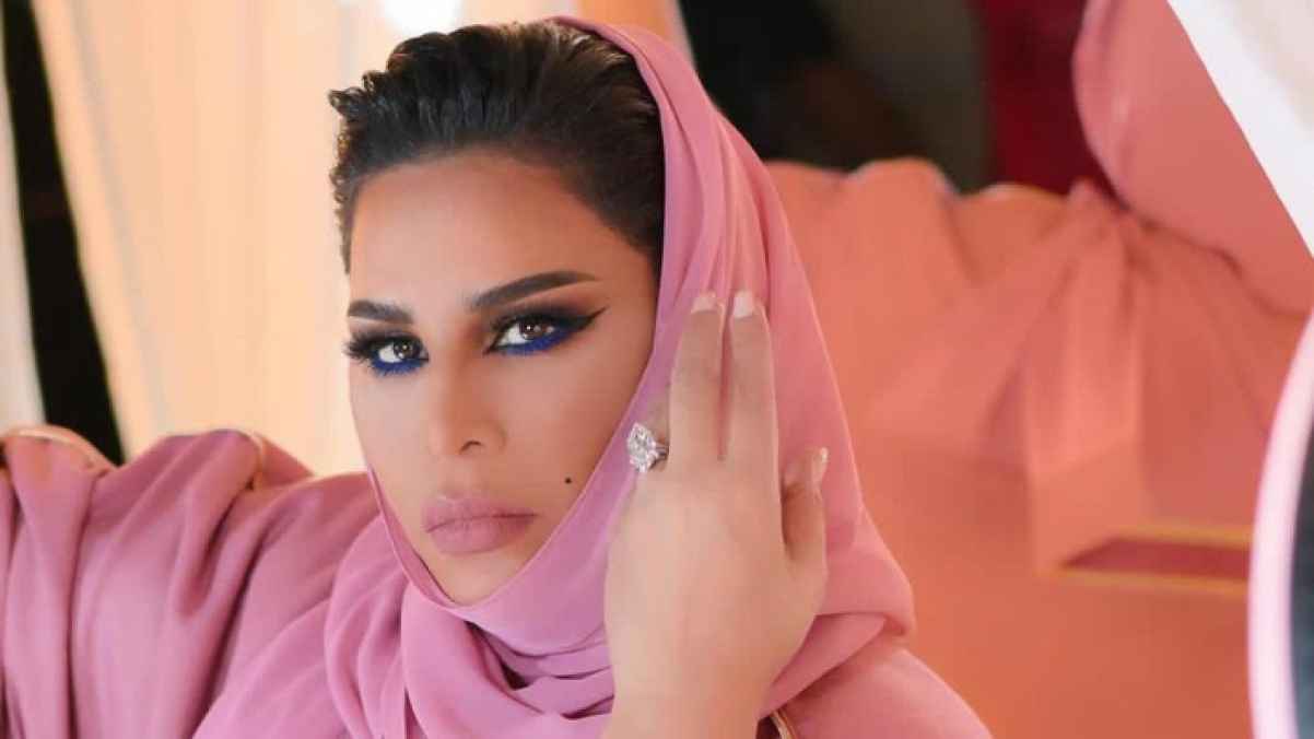 أحلام الشامسي تُفجر مفاجئة البدء بحفظها للقرآن الكريم- فيديو