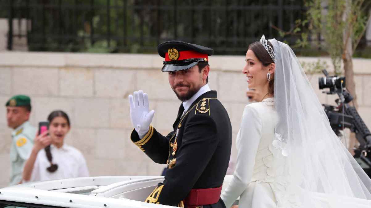 تفاعل المشاهير والنجوم مع زفاف ولي العهد الأمير الحُسين