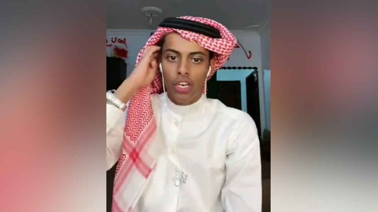 قعيد المجد يصف مشاهير "تيك توك" بالنصابين وهو على رأس القائمة