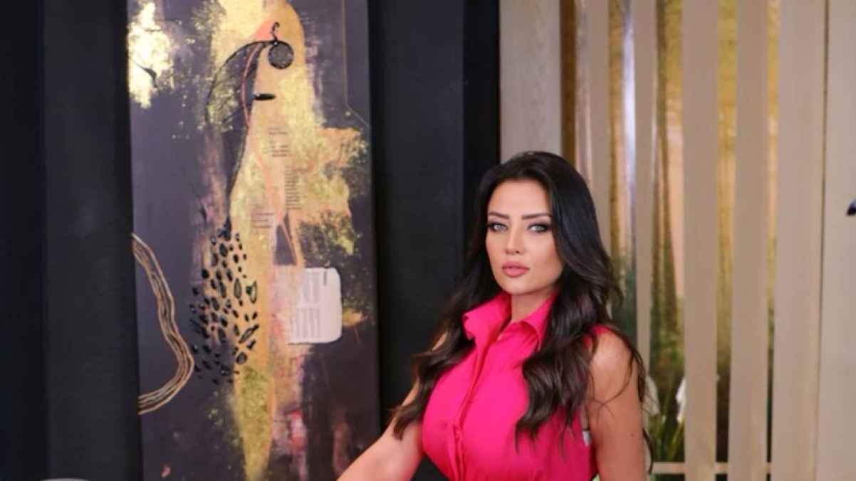 رضوى الشربيني نسخة طبق الأصل عن النجمة الهندية اشورياراي- صورة
