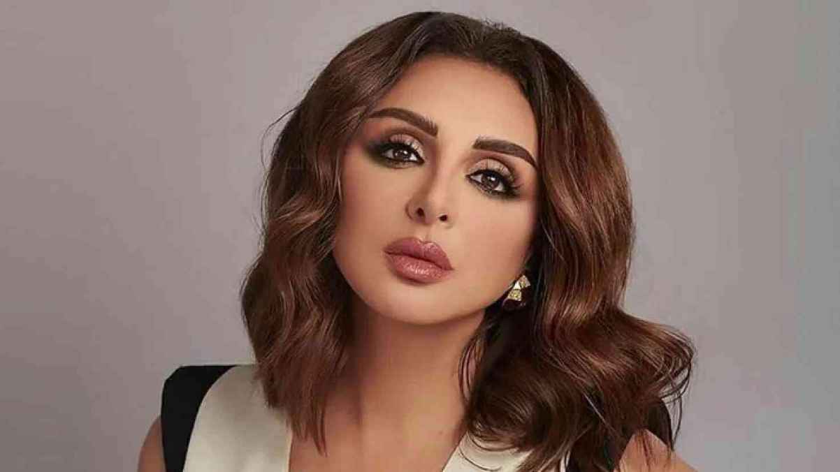 الفنانة أنغام تهدي مقتنياتها الخاصة لمعرض في السعودية - فيديو