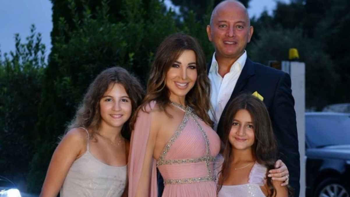 نانسي عجرم برفقة بناتها وتعلق "أكتشف المدينة التي لا تنام" - صورة