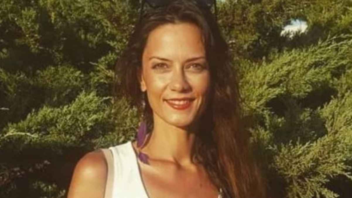 الممثلة التركية ميرفي كيالب تنهي حياتها بـ عيار ناري - صورة