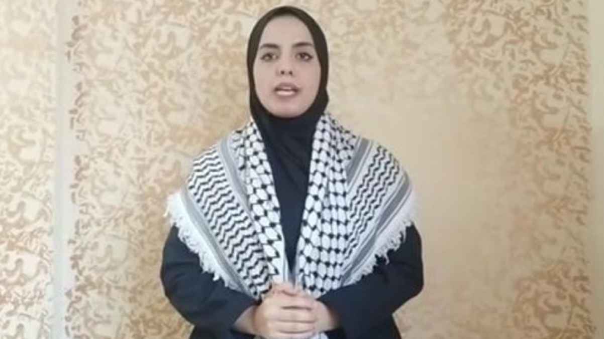 الفلسطينية آيات خضورة تشارك تجربة مرعبة للحرب النفسية في القطاع - فيديو