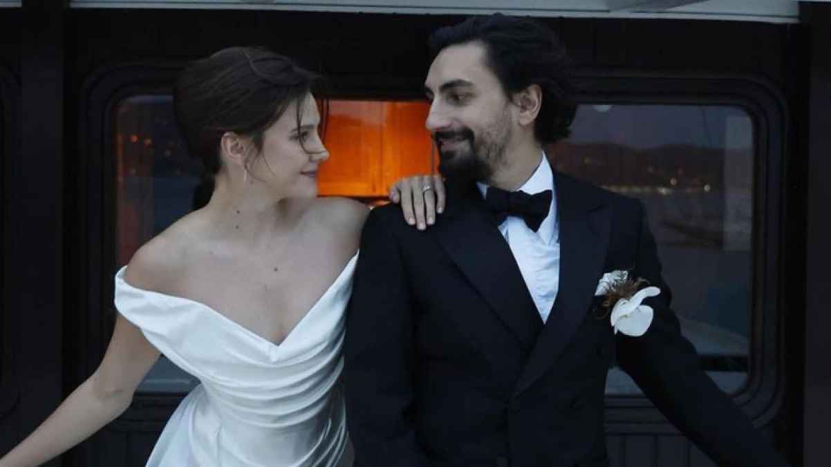 زفاف الفنانة التركية ألينا بوز يتصدر مواقع التواصل الاجتماعي - صورة