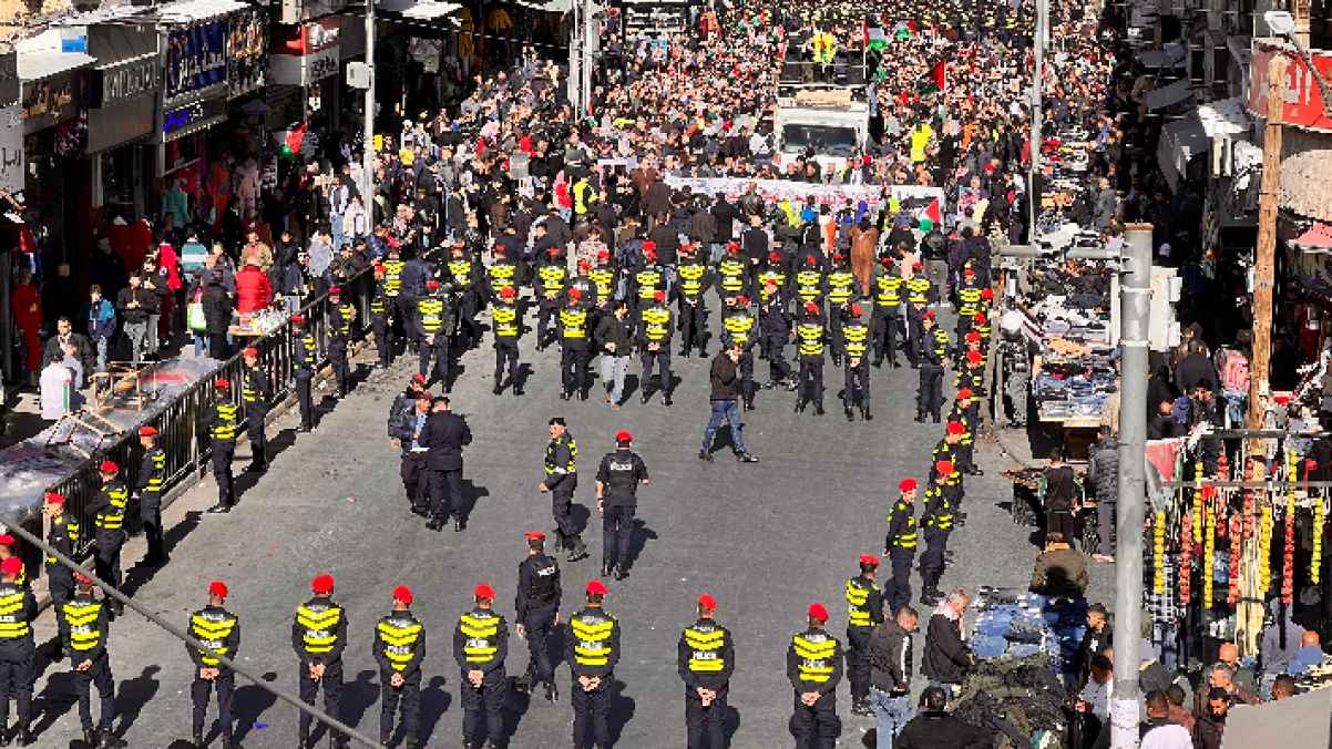 مسيرات حاشدة في مدن أردنية نصرة لأهالي القطاع - صور