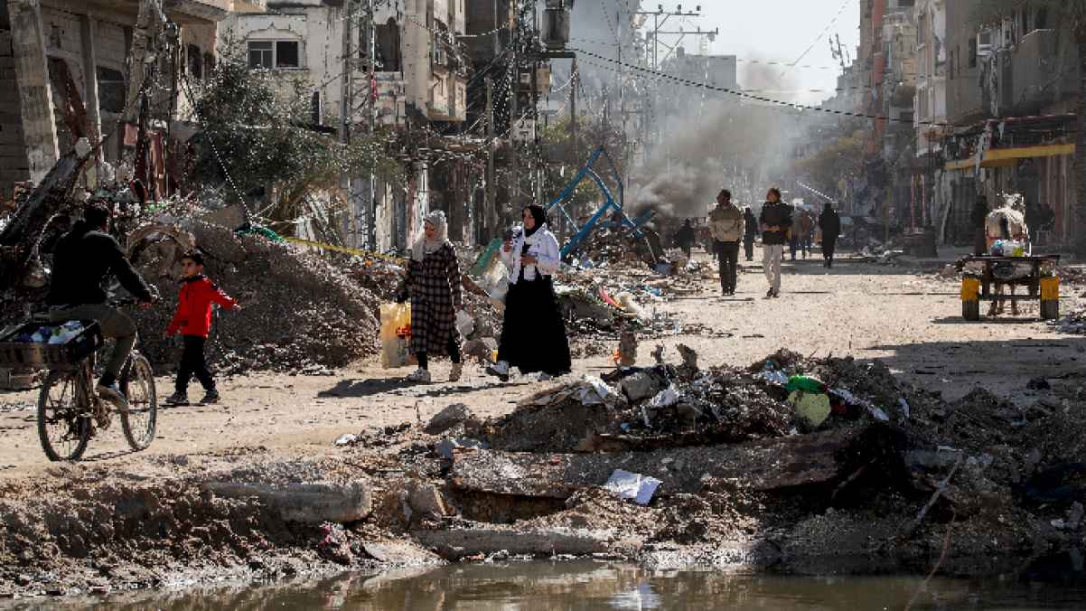 فلسطينيون يستذكرون رائحة الياسمين في القطاع