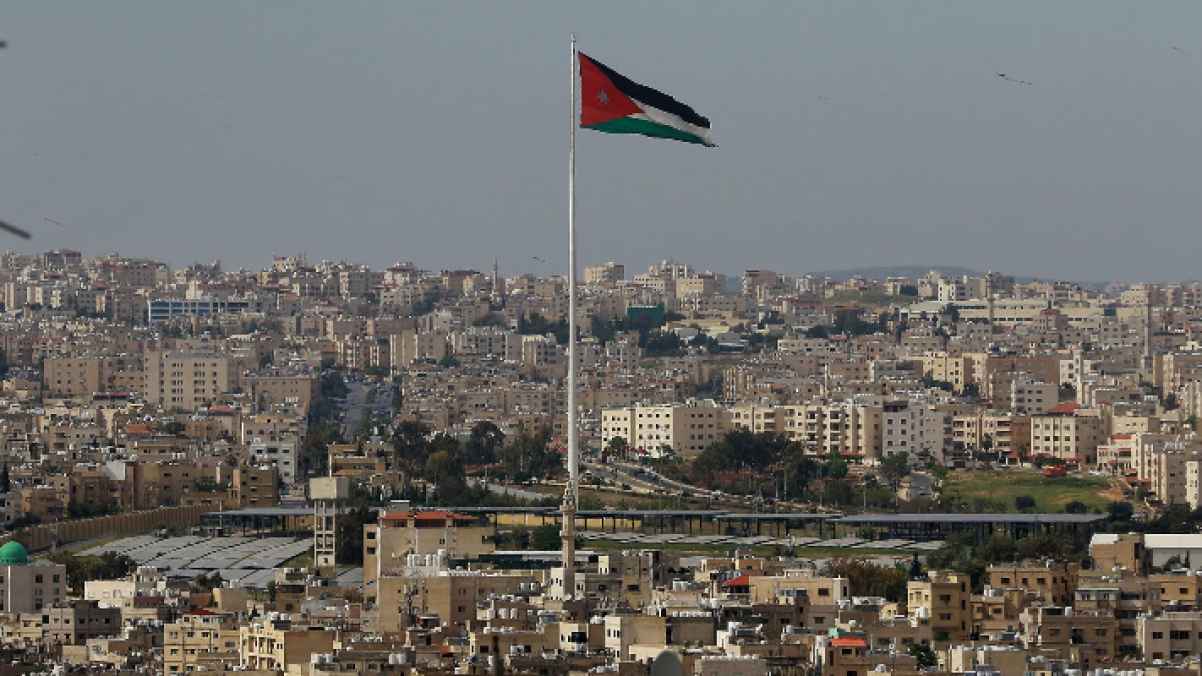 حادثة تضج بها مواقع التواصل في الأردن والأمن يُعمم