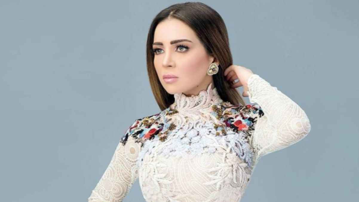 مي عز الدين تتفاعل مع جمهورها مجددا بعد غياب