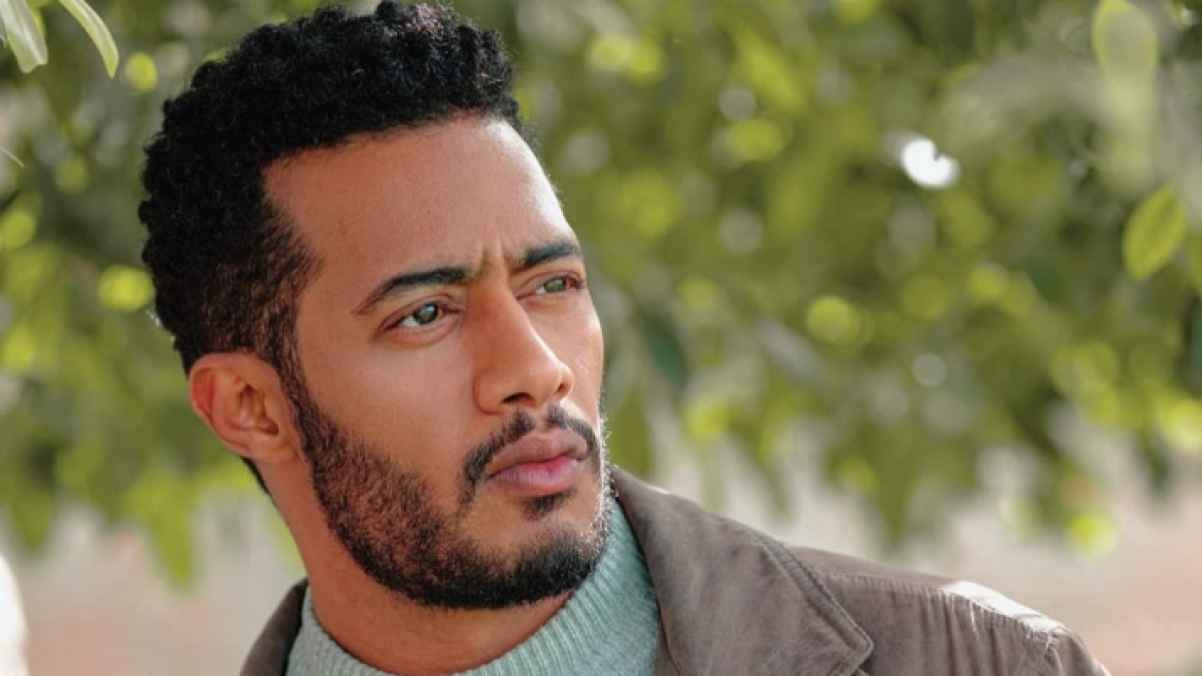 في ظهور نادر.. محمد رمضان ينشر صورة تجمعه بوالده