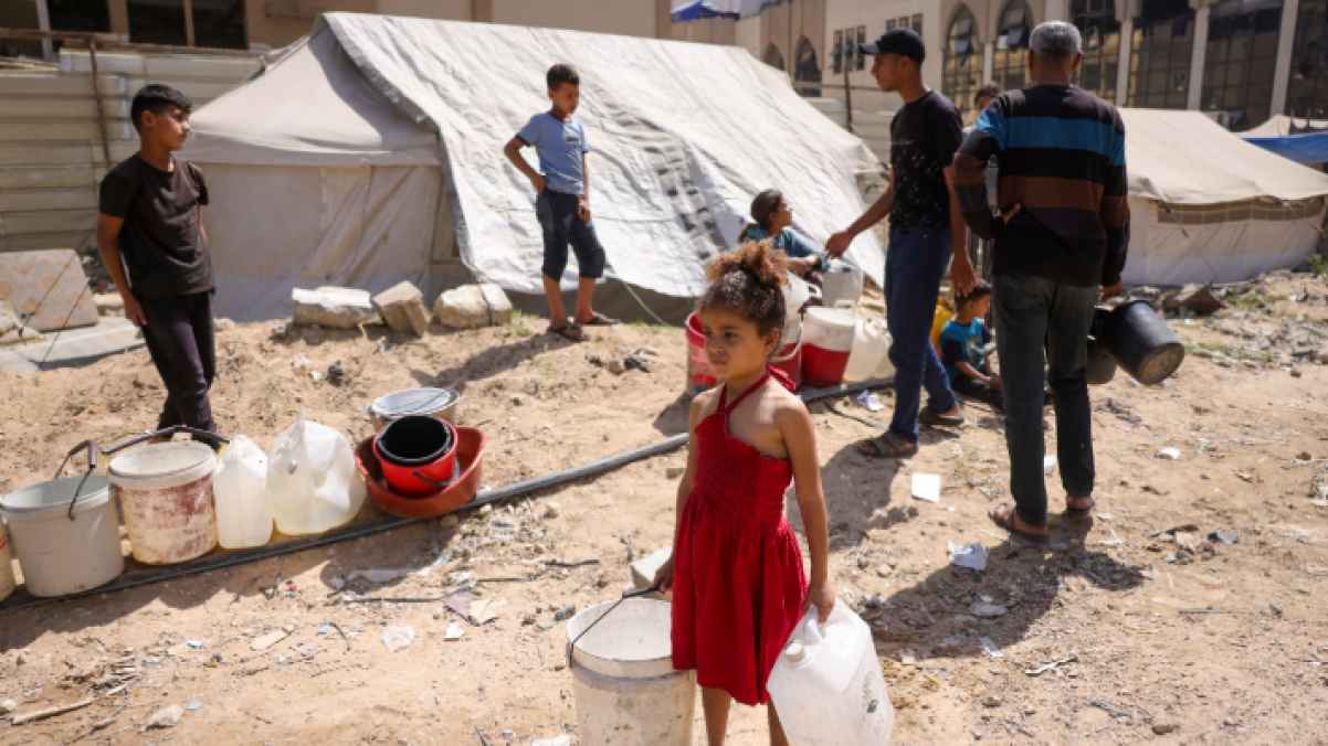هنا القطاع.. تبحث عن الماء المفقود بقلب محطم موجوع