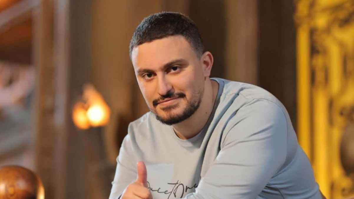 هذه ردة فعل ياسين أحمد السقا بعد انفصال والديه