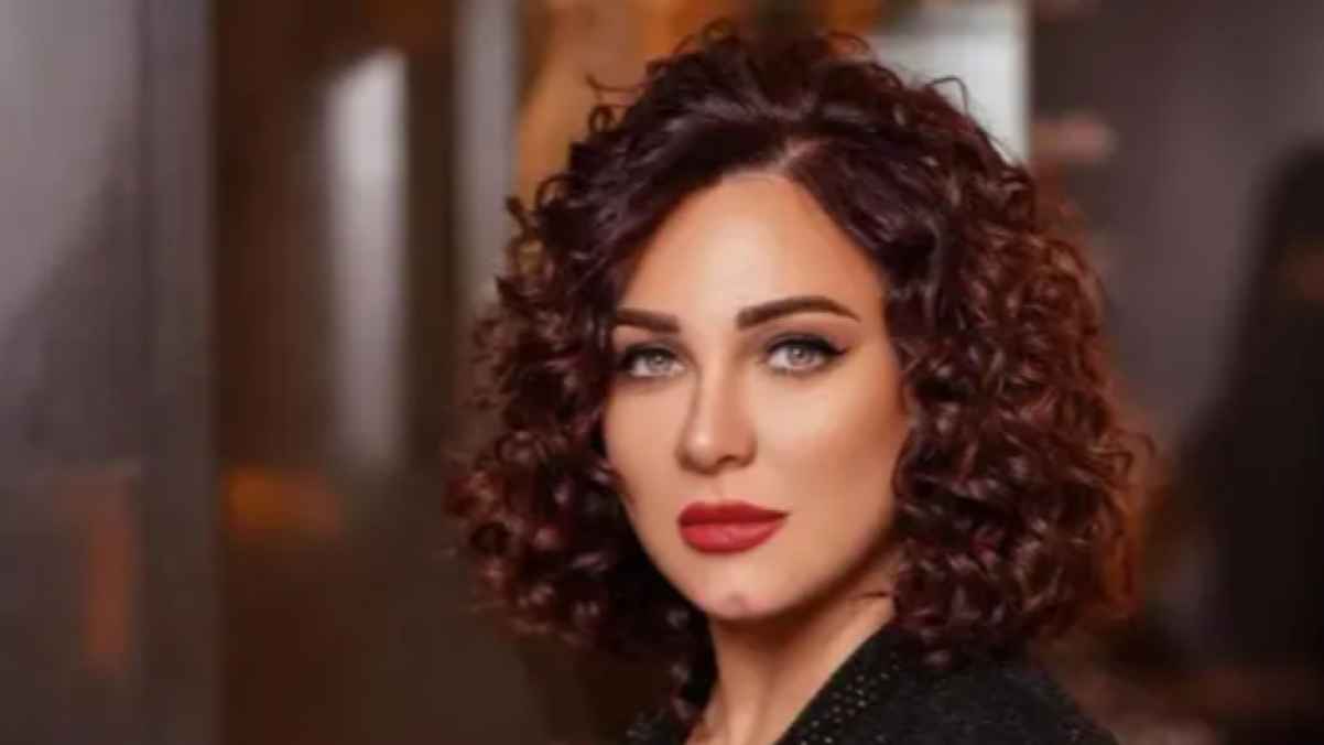 "لا أعلم السبب"..هجوم إلكتروني يستهدف سلاف فواخرجي