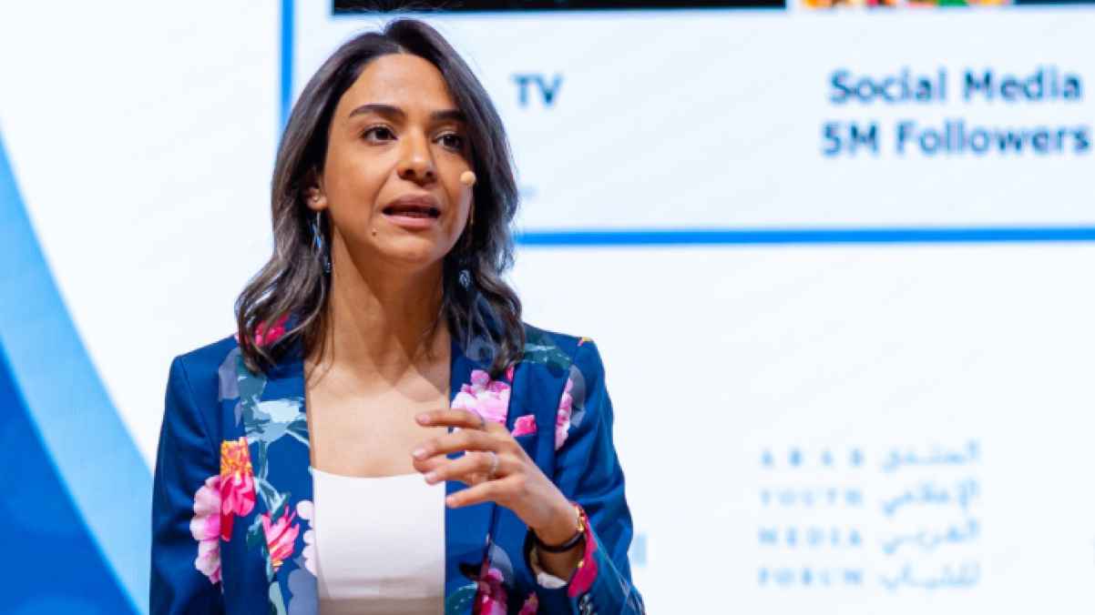 الشيف ياسمين ناصر تتألق في قمة الإعلام العربي بجلسة حوارية مميزة