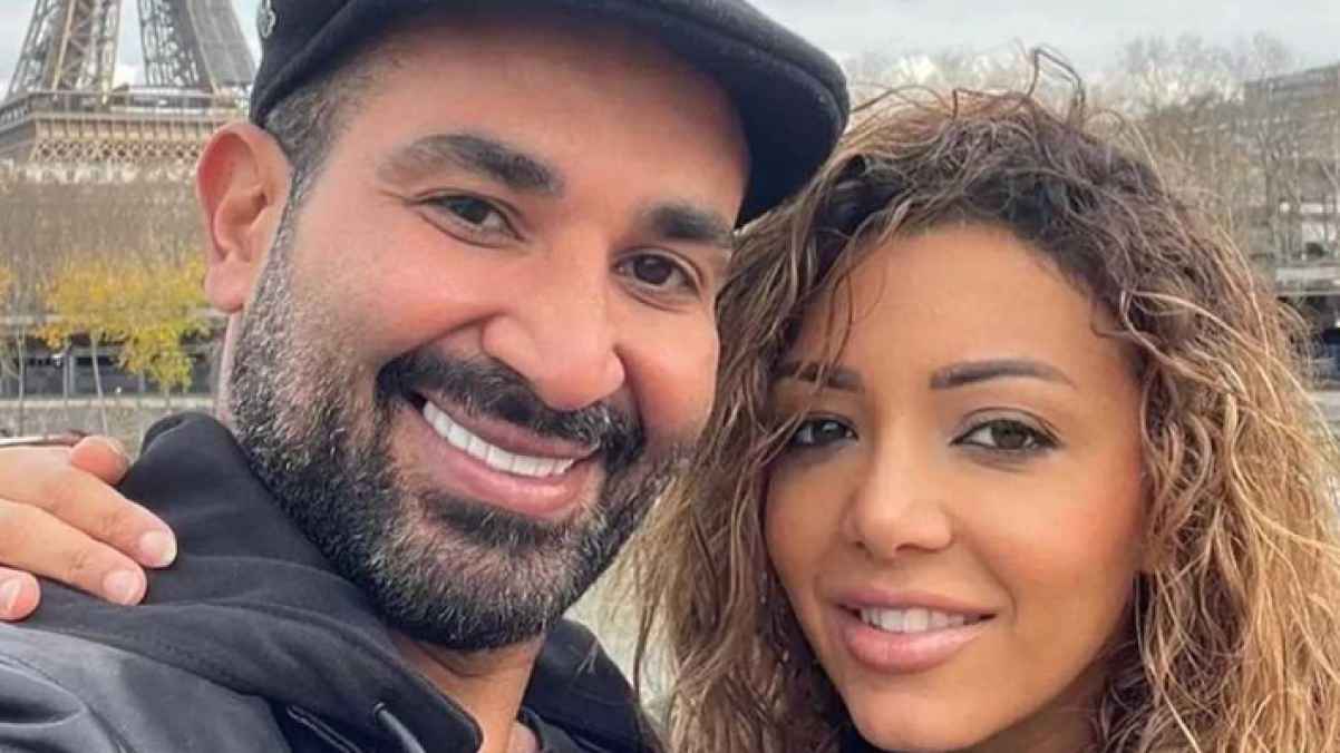 نجوا منه.. زوجة أحمد سعد تكشف ملابسات الحادث المروع