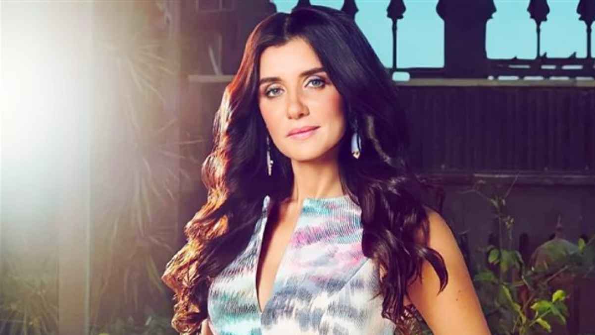 غادة عادل تحل مكان صبا مبارك في "وتر حساس"