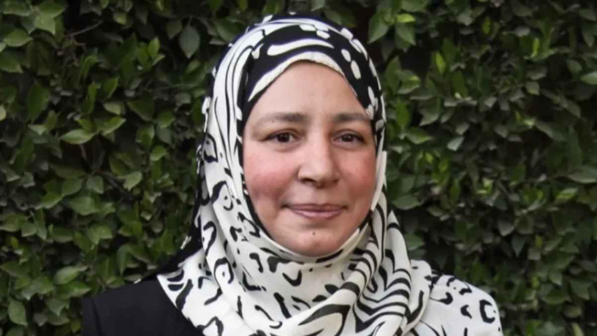 عبلة كامل تتصدر الـ"ترند" بصورة تثير شكوك محبيها