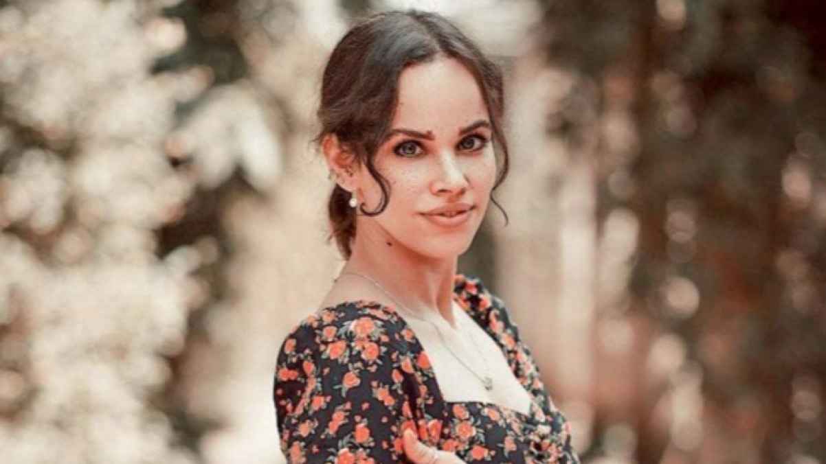 نور عمرو دياب تحتفل بإطلاق بوستر ألبوم أبيها الجديد "ابتدينا" وتخطف الأنظار بسحر الكلمات
