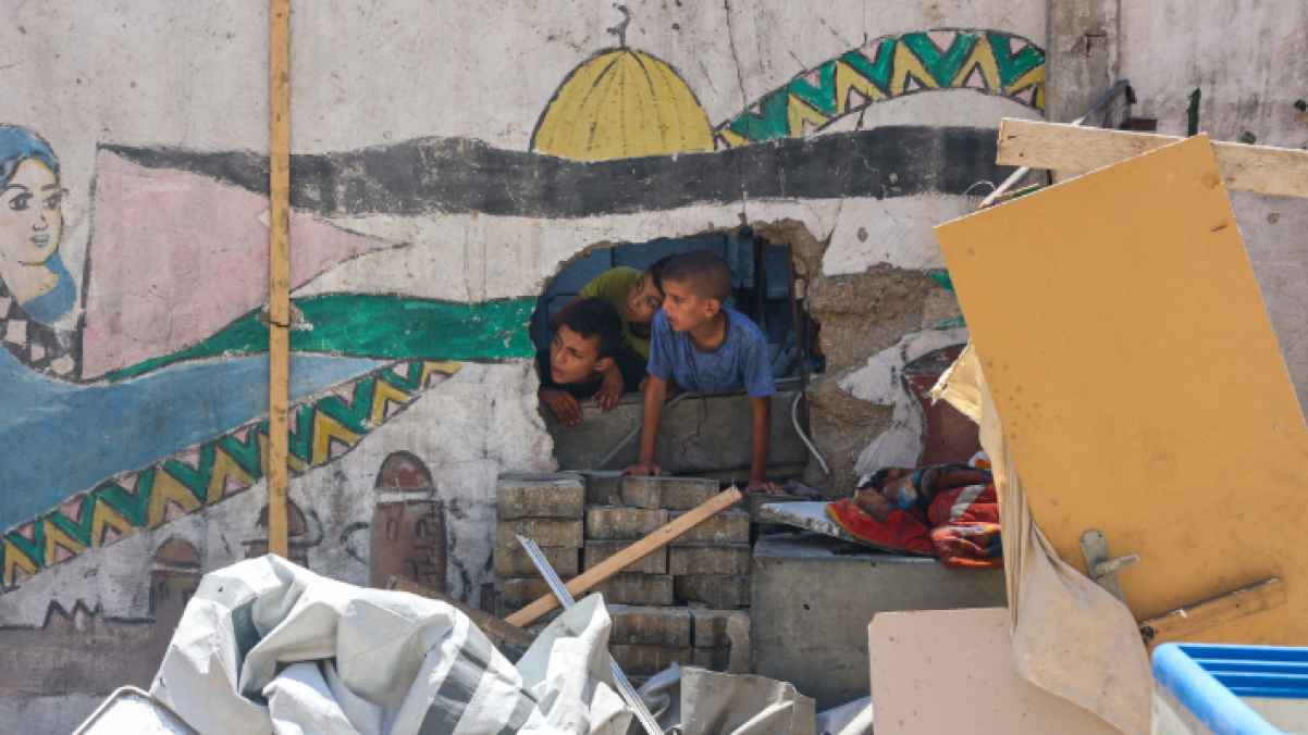 مدارس غابت وأحلام بقيت.. غــزة تقاوم بقلوب صغارها