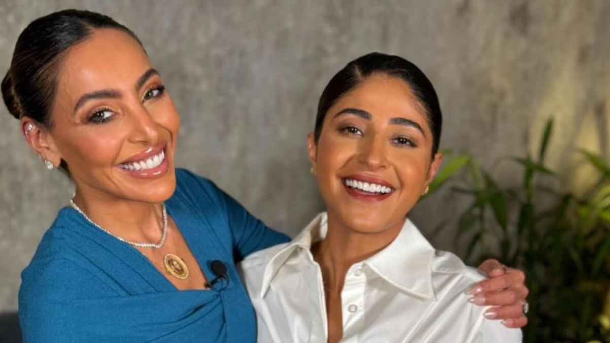شجون الهاجري تؤدي العمرة برفقة فاطمة الصفي - صورة