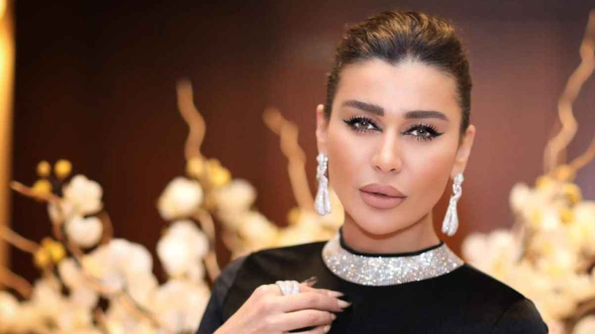 نادين الراسي تهدد رجلاً بمسدس: "دافعت عن أولادي بلا تردد" - فيديو
