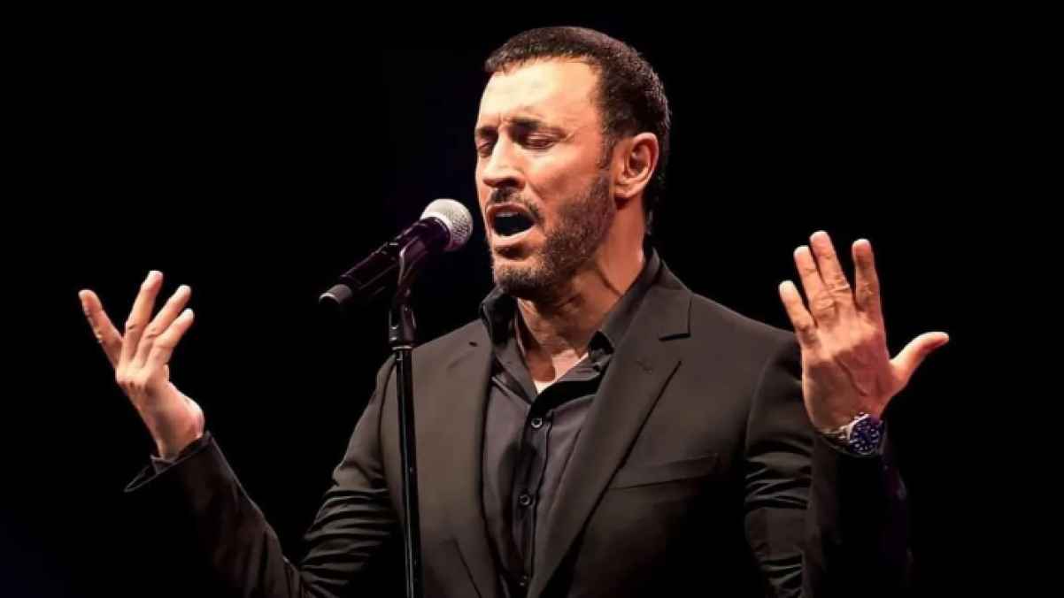 ابتسامة هادئة.. أول ظهور لـ كاظم الساهر بعد "شائعة وفاته"