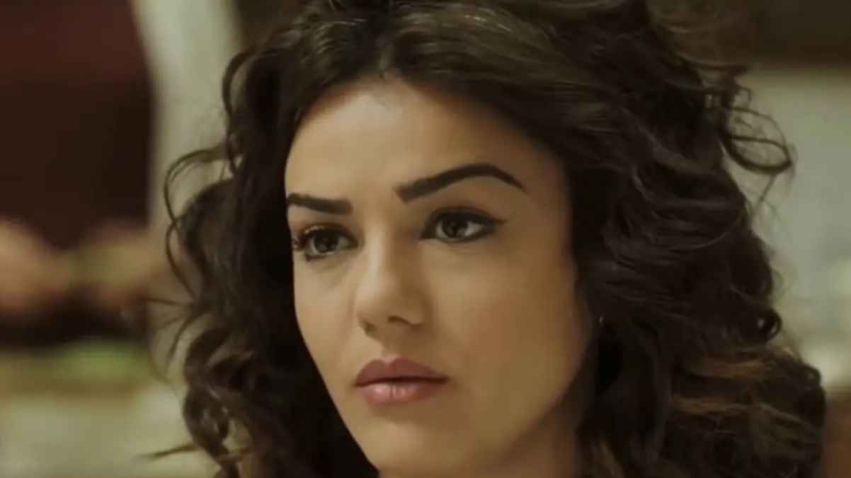 مفاجأة صادمة.. فنانة سورية شهيرة تعلن اعتزال التمثيل