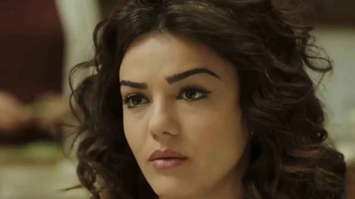 مفاجأة صادمة.. فنانة سورية شهيرة تعلن اعتزال التمثيل
