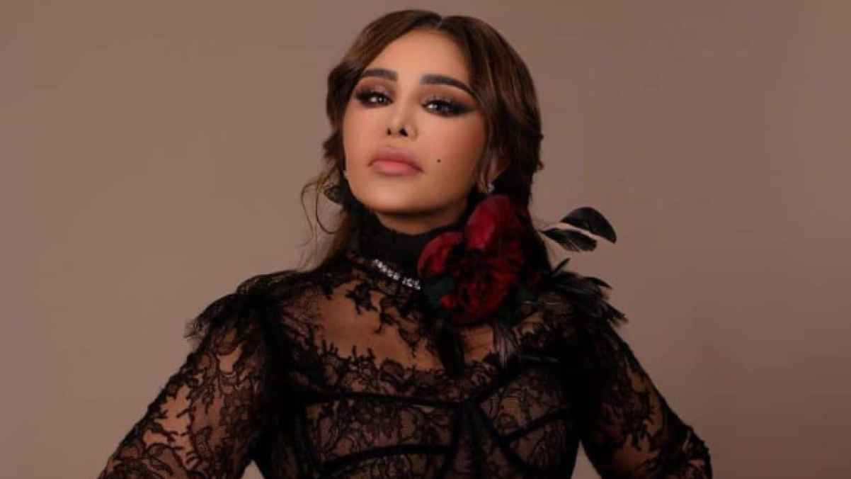 أحلام تصل الأردن بإطلالة مميزة - فيديو