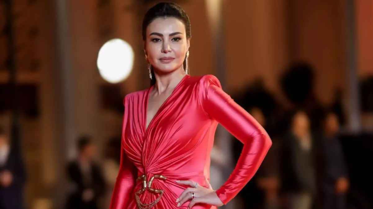 دينا فؤاد تثير قلق جمهورها برسالة مؤثرة في عيد ميلادها الـ38
