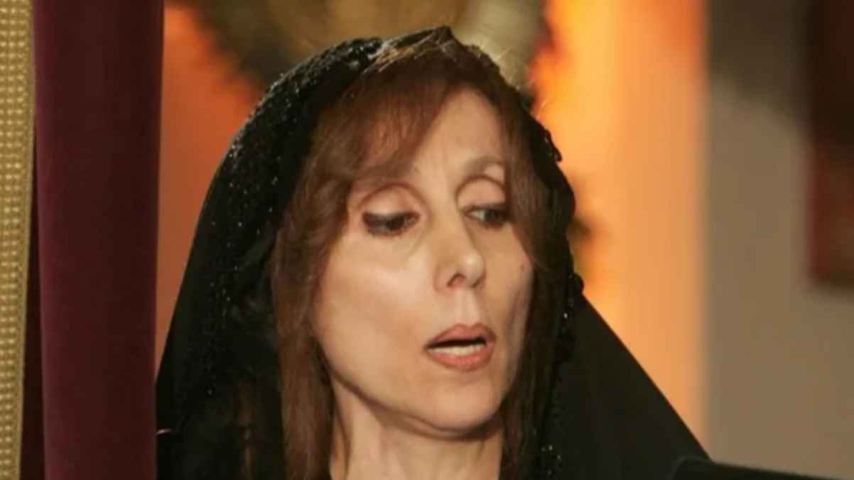 فيروز تودّع ابنها زياد في ظهور نادر ومؤثّر - صورة
