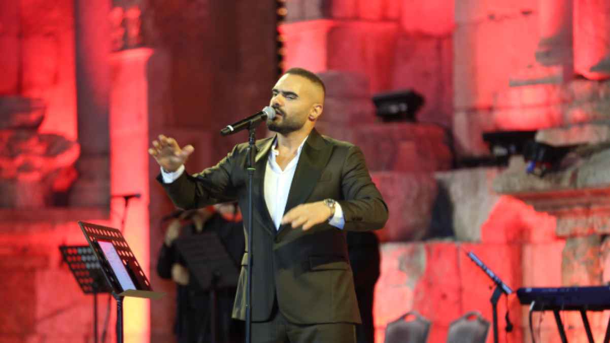 جوزيف عطية يلهب أجواء المسرح الجنوبي بحضور جماهيري كبير