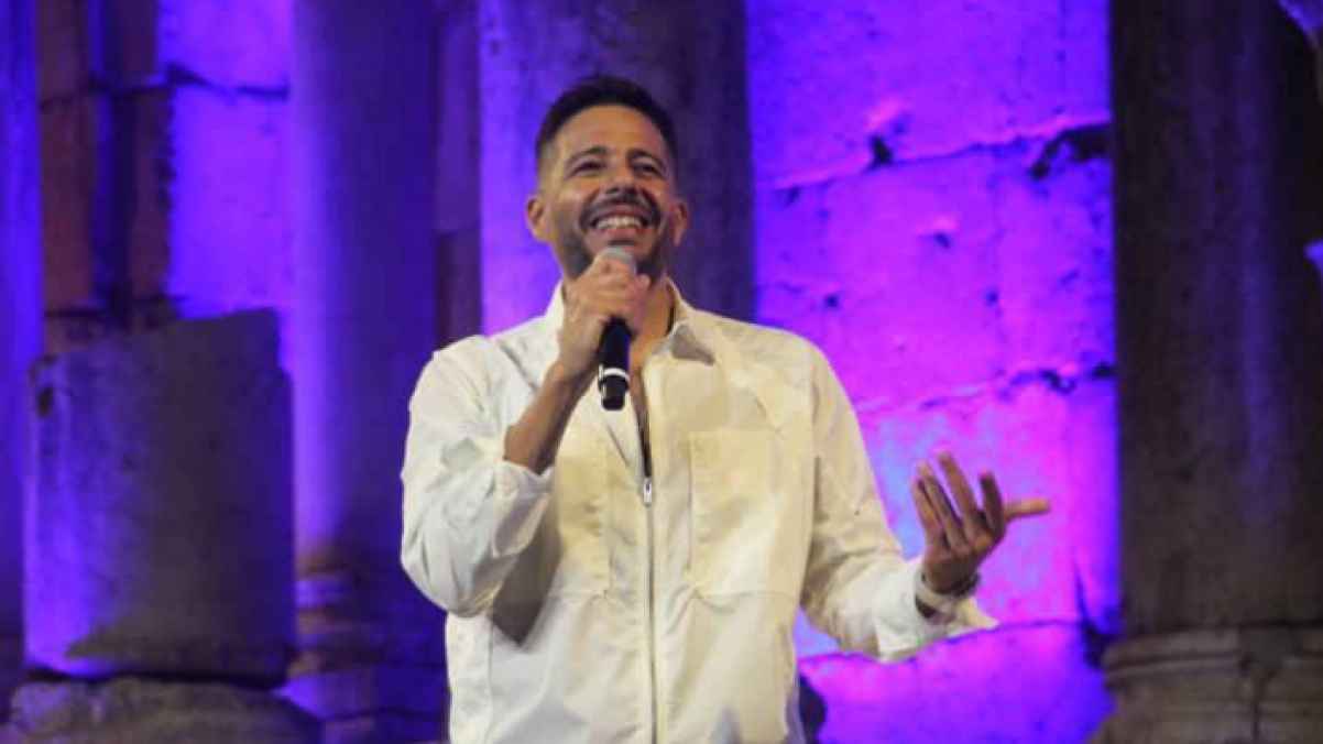 انسجام وحضور ..محمد حماقي يأسِر قلوب جمهور جرش